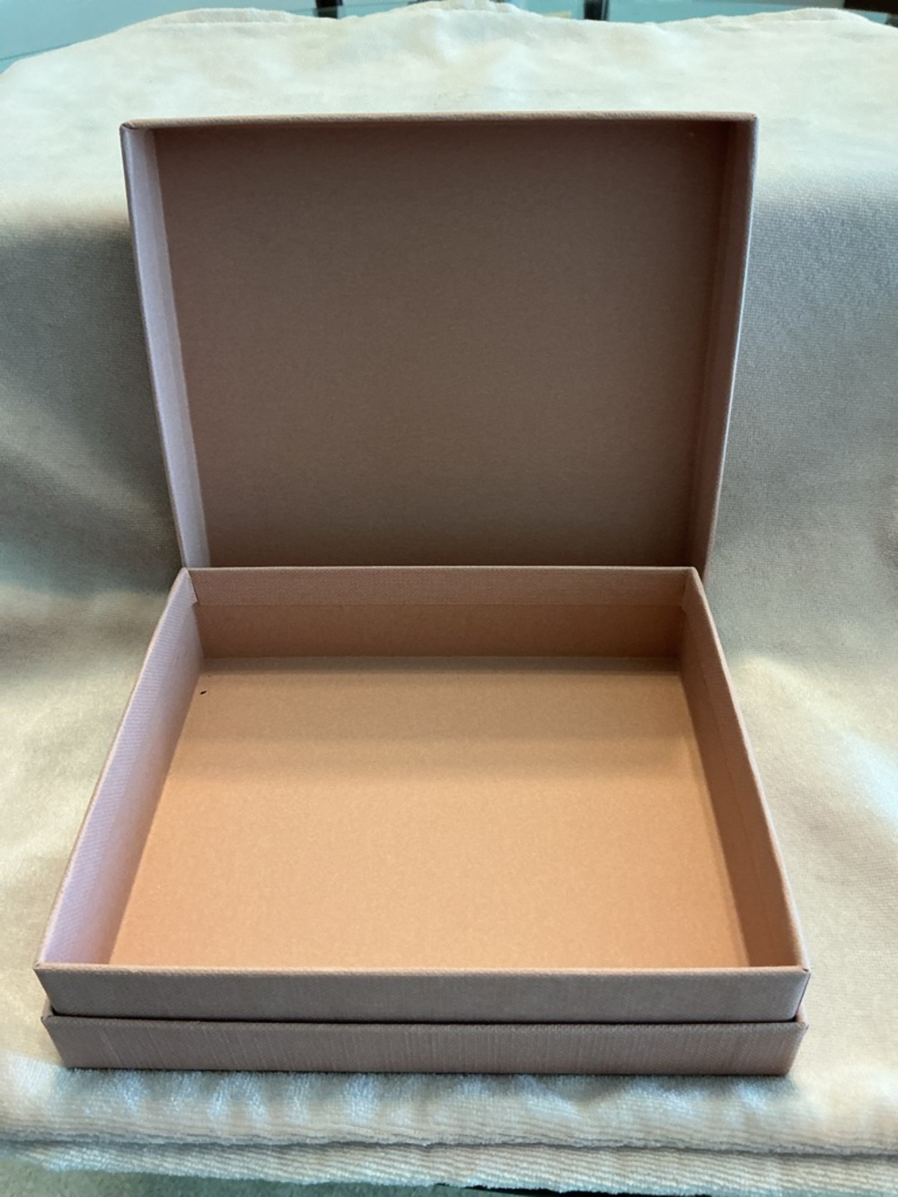 Miu Miu Box - Picture 2 of 3